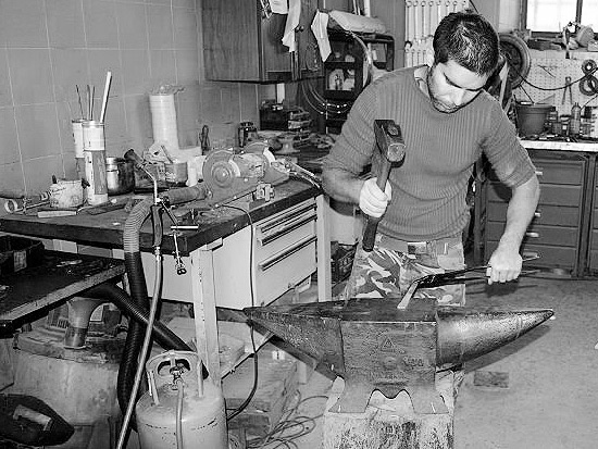 アルティジャーノオーナー鍛造blackwhite