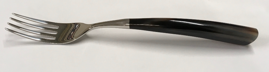イタリア製スカルペリアカトラリー。鍛造フォーク。柄は牛角。